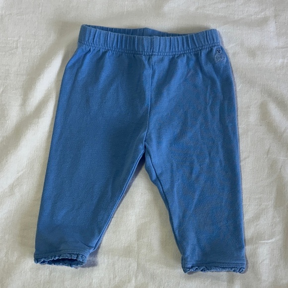 GAP - White and Blue 2 piece Matching Baby/Newborn Set - Picture 5 of 5